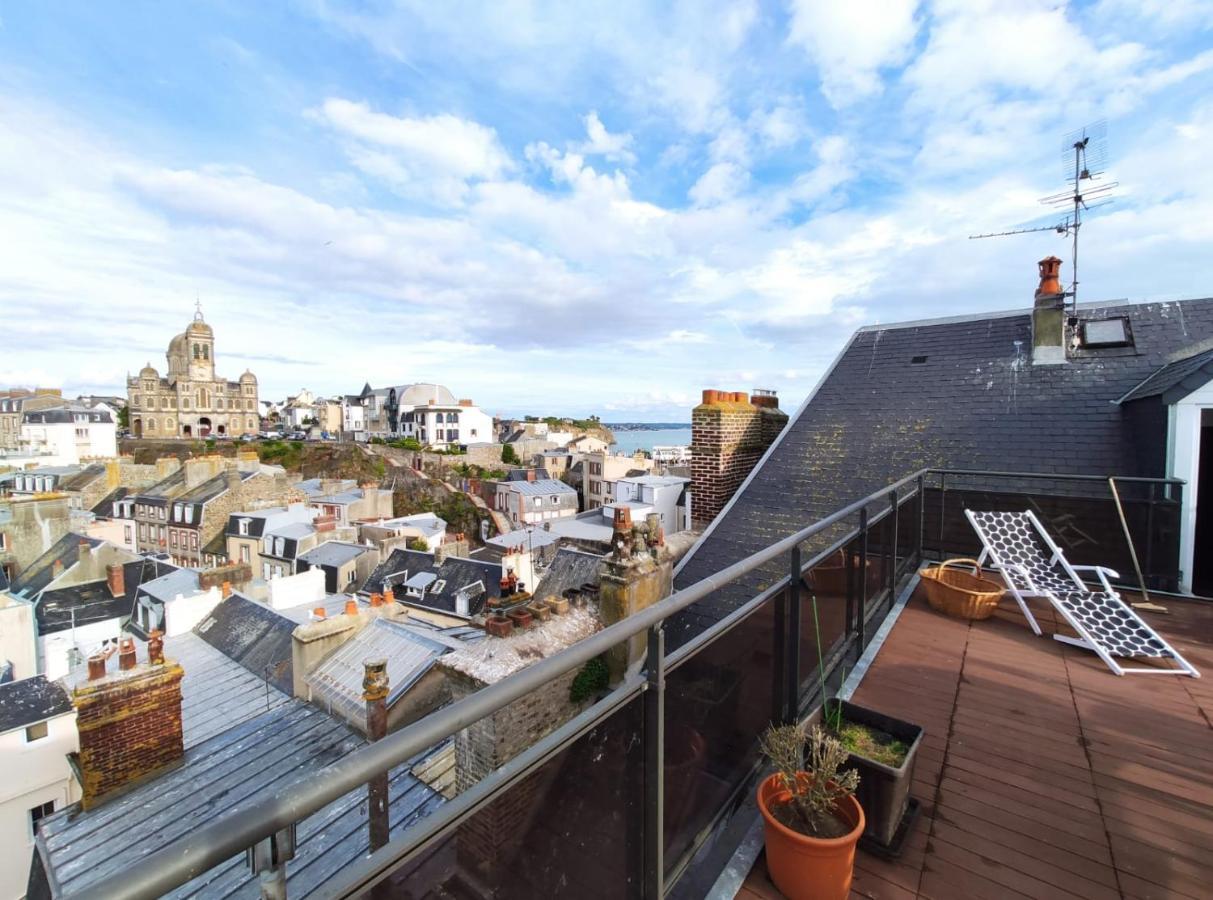 Le Balcon Des Vents Apartman Granville Kültér fotó